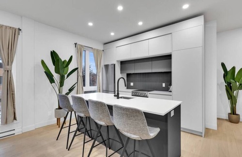 Southwest Condo | Bright & Zen 1 bedroom, AAA location, sleep 4