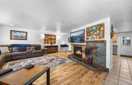 Southeast Bend House | Brightenwood Retreat