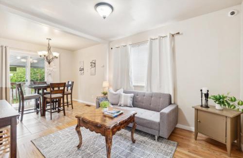 Brighton House | Brighton Guesthouse - Walk to Metro