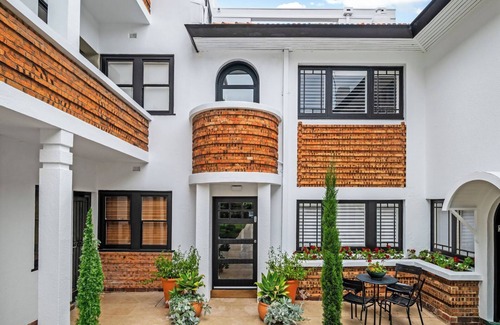 Middle Park Apartment | Brilliant 2BRM, Fully Renovated Art Deco Classic