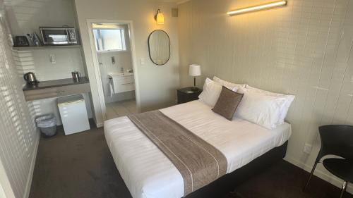 Trentham Hotel | Bristol Motel