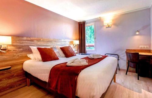 Lons Hotel | Brit Hotel Confort Pau Lons