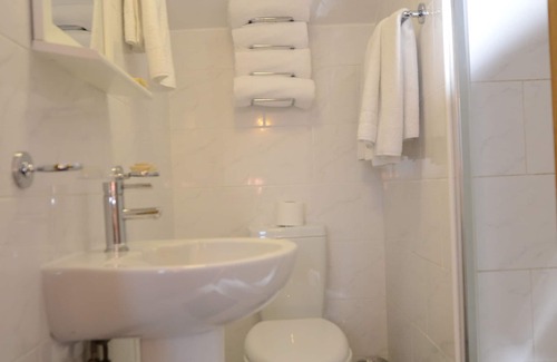 Valentines Hotel | Britannia Inn Hotel