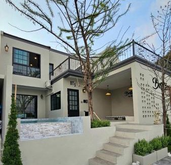 Na Chom Thian Villa | Brittany Private Pool Villa-Pattaya
