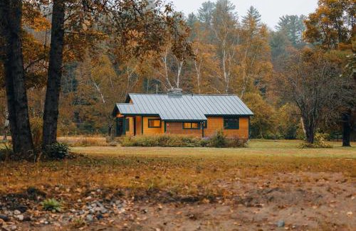 Bridgewater Corners House | Broad Brook Cabin between Woodstock & Killington
