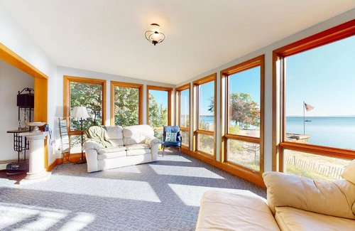 Malletts Bay House | Broadlake