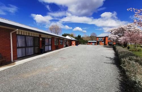Cheviot Hotel | Broadview Motel