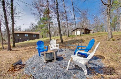 Broadway House | Broadway Cabin with Hot Tub Hike and Ski