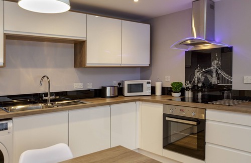 Gosport House | Brockhurst Lodge - beautiful short-stay accommodation