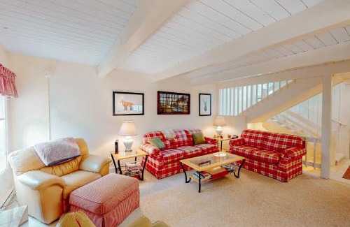 Bromley Mountain Apartment | Bromley Village - Clovers 767A