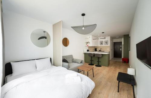 Zoliborz Apartment | Broniewskiego Comfort Flow Apartment by Bookinghost