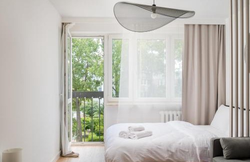Zoliborz Apartment | Broniewskiego Comfort Flow Apartment by Bookinghost