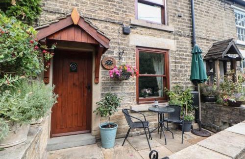 Little Hayfield House | Brook Cottage