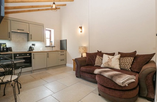 Llanwenarth Cottage | BROOK COTTAGE, pet friendly in Abergavenny