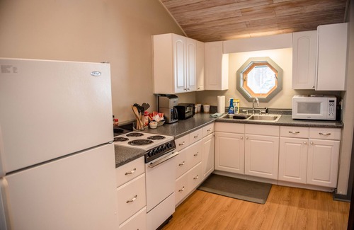 Goshen Cottage | Brook Road Cabin