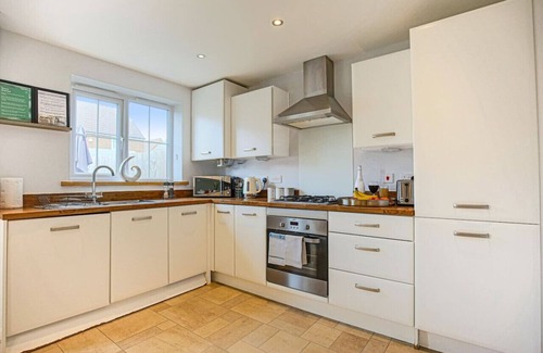 Milton Keynes House | 🌟Brookland House - Free Parking, SmartTV & Garden🌟