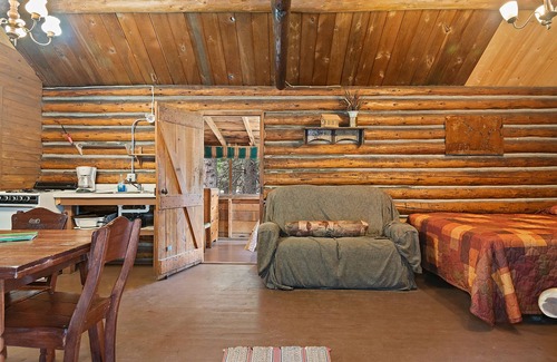 Cheyenne Crossing Cabin | Brookside Cabin On Spearfish Creek