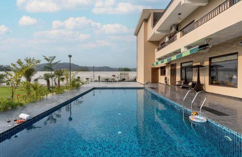 Faridabad Villa | BrookVale Manor by StayVista - Private Pool, BBQ, Views at Haryana