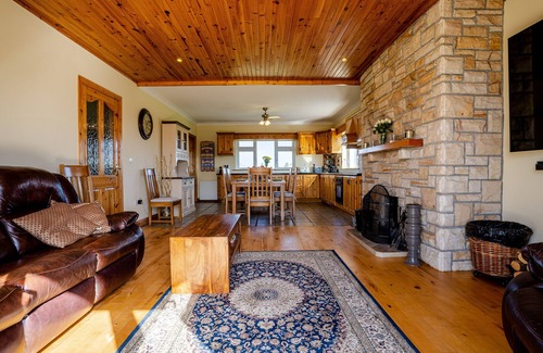 Cloondaver House | BROWNSTOWN LODGE - Fishing Lodge & Country House with lake view and secluded location