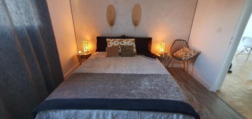 Chartres Apartment | Bruno's 52 m2 apartment, all comforts, balcony, free parking