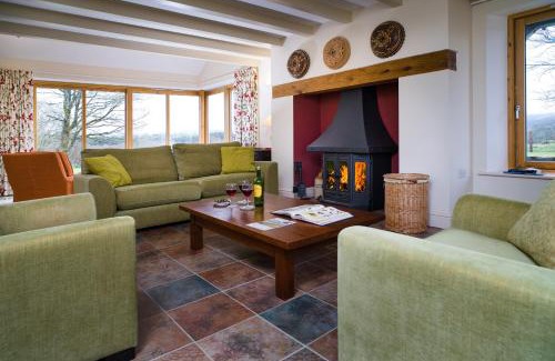 Tregaron House | Bryn Isaf Tregaron