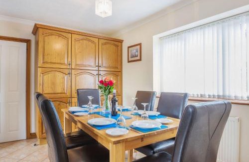 Llanfor House | Bryn Llan
