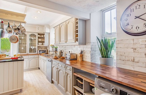 Nefyn House | BRYN RHOSYN, pet friendly, country holiday cottage in Nefyn