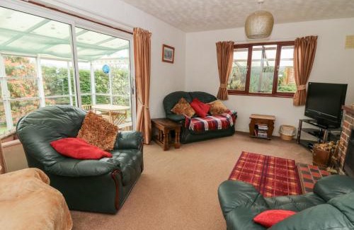 Llangybi House | Bryn yr Haf