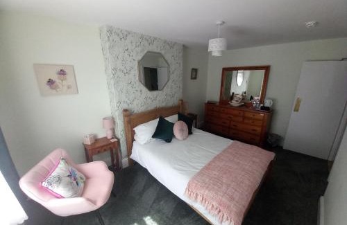 Llanwrtyd Wells House | Bryncelyn Guesthouse