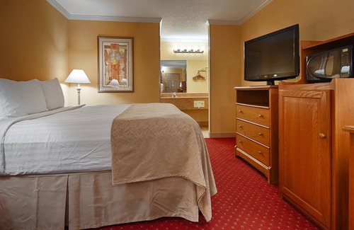 Mount Airy Hotel | Bryson Inn