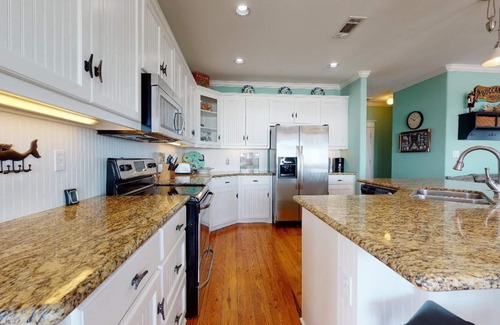 Port Bolivar House | Buccaneer House: 4 BR, 4 BA House in Crystal Beach, Sleeps 12