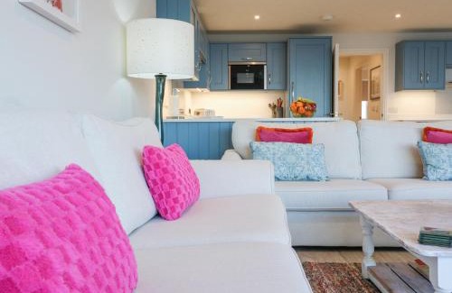 Pevensey House | Bucket and Spades- Right on the Beach