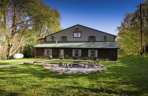 Logan Cabin | Bucket's Lodge by The Inn & Spa at Cedar Falls