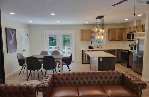 Kerr Condo | "Buckeye Haven Retreat" This NEW charming 1,000 SF 2-bed,1-bath sleeps 6 people