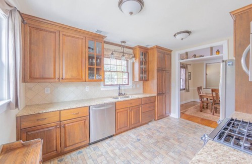 Venable House | Buckingham Hall | Luxury, Furnished 3BR Home 1 mile from UVa & 1.5 to Downtown
