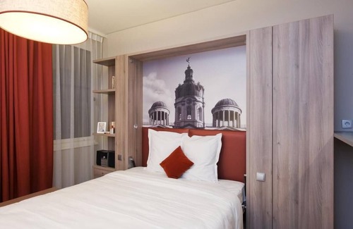 Kempton Park House | Budget Accommodation at OR Tambo International Airport