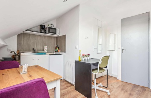 Charleville-Mezieres Apartment | Budget apart city centre with parking