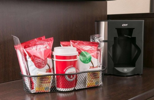 Linthicum Heights House | Budget-Friendly Room Near BWI – Free Shuttle Service and Coffee