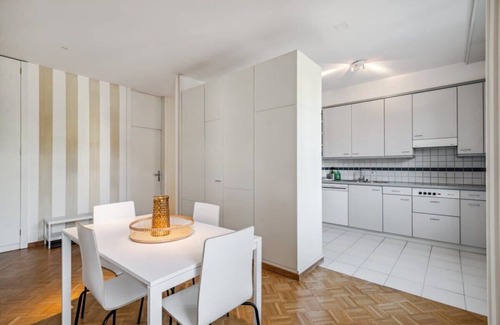 Hottingen Apartment | Budget-Friendly & Roomy: Zurich Apartment