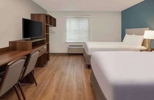 Greenbelt Hotel | Budget-Friendly Space Close to DC Monuments + Walk to Beltway Plaza Mall