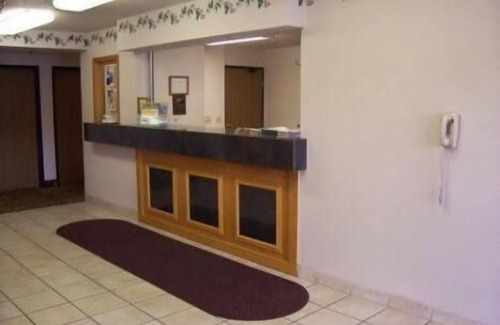 North Branch Hotel | Budget Host Inn & Suites