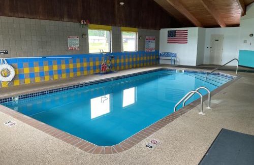 Buffalo Hotel | Budget Host Inn