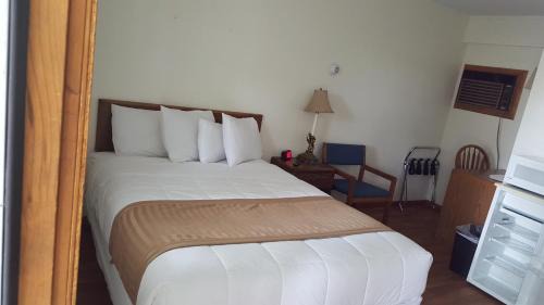 Detroit Lakes Hotel | Budget Host Inn