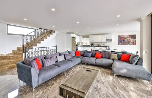 Kalkan Villa | Budget villa for 10, views, pool, table tennis, perfect central location