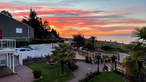 Regional District of Nanaimo Hotel | Buena Vista by the Sea