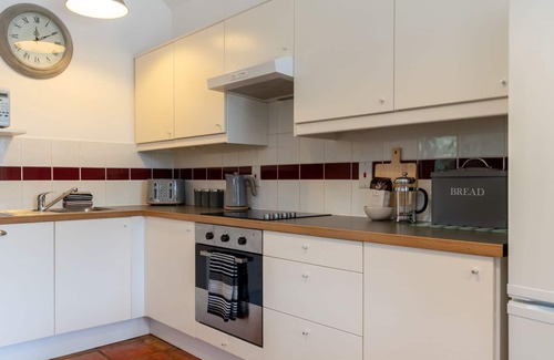 Kidlington Cottage | Buff Lodge - sleeps 4 guests in 2 bedrooms