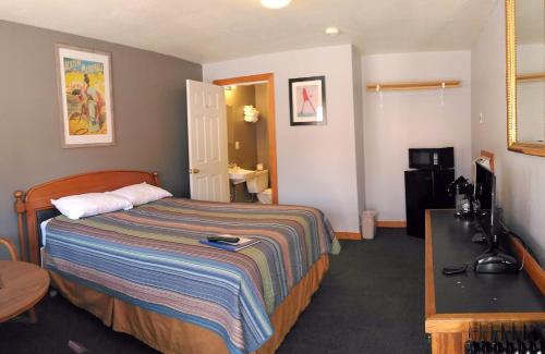 West Colorado Springs Hotel | Buffalo Lodge Bicycle Resort - Amazing access to local trails & the Garden