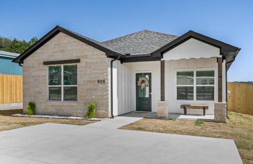 Granbury House | Buffalo Run Retreat, Family Friendly, Sleeps 6