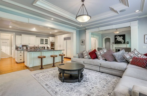 Buford House | Buford Mansion w/Pool ~ 14 Mi to Lake Lanier