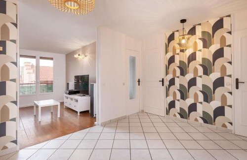 Oullins Apartment | Buissière Apartment - Cozy for 4 people in Oullins